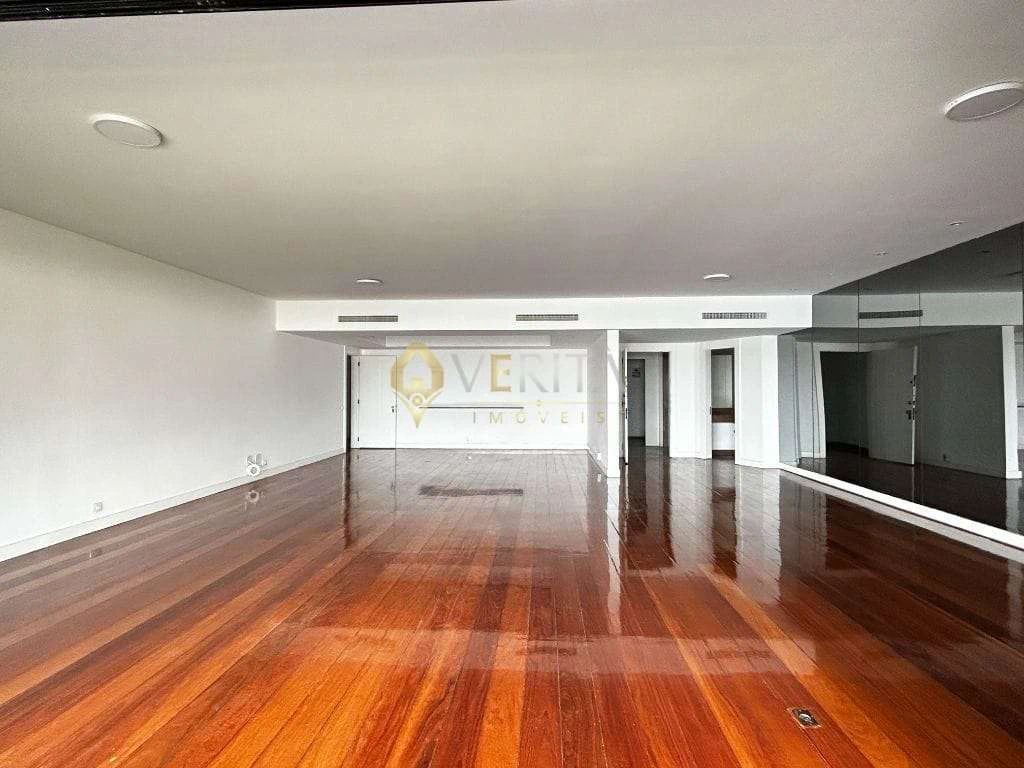 4-bedroom apartment with 4 en-suite baths and 380 m²