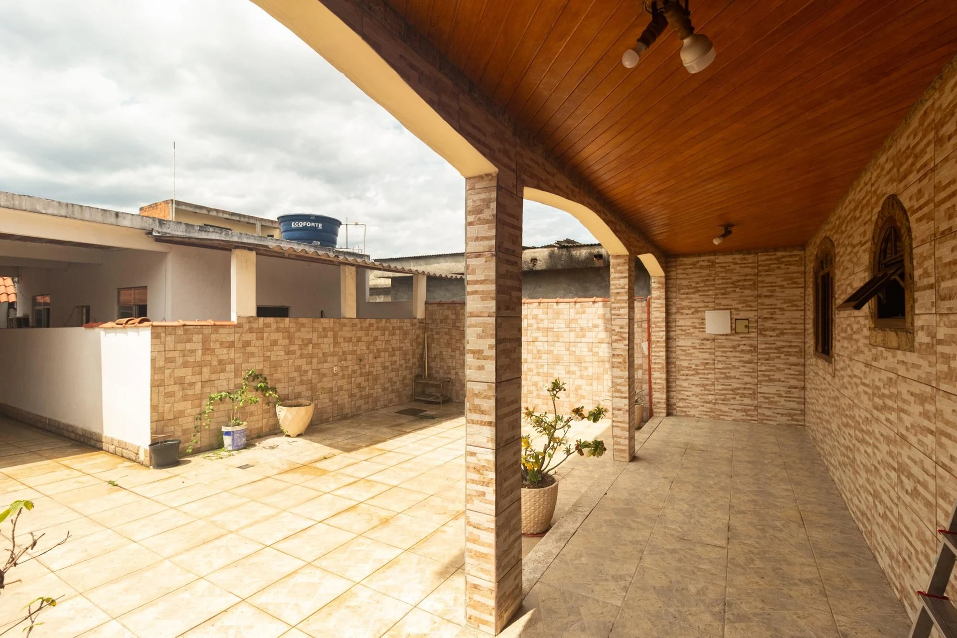 250 m² house with a garden and a mountain view — photo 47