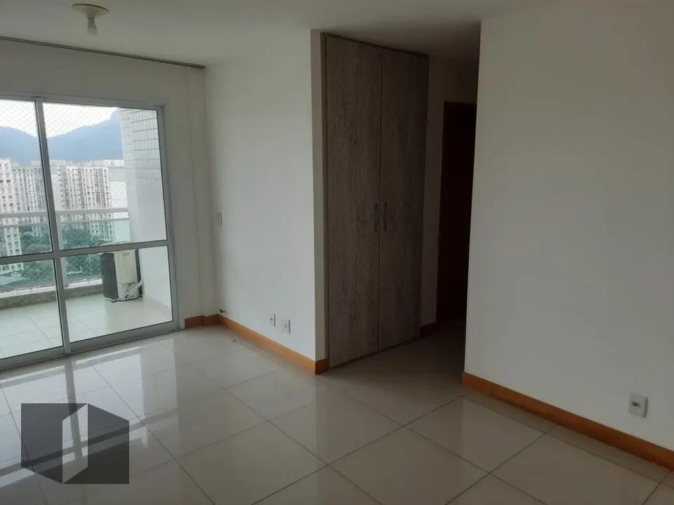 3-bedroom apartment with balcony and city views — photo 14