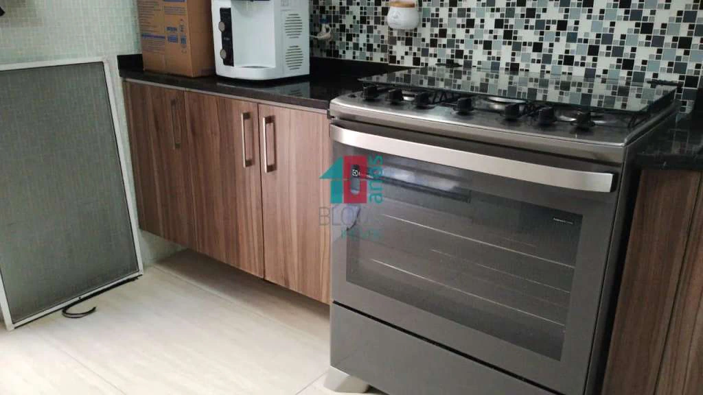 Casa de condomínio com 3 suítes e 200 m² — photo 3