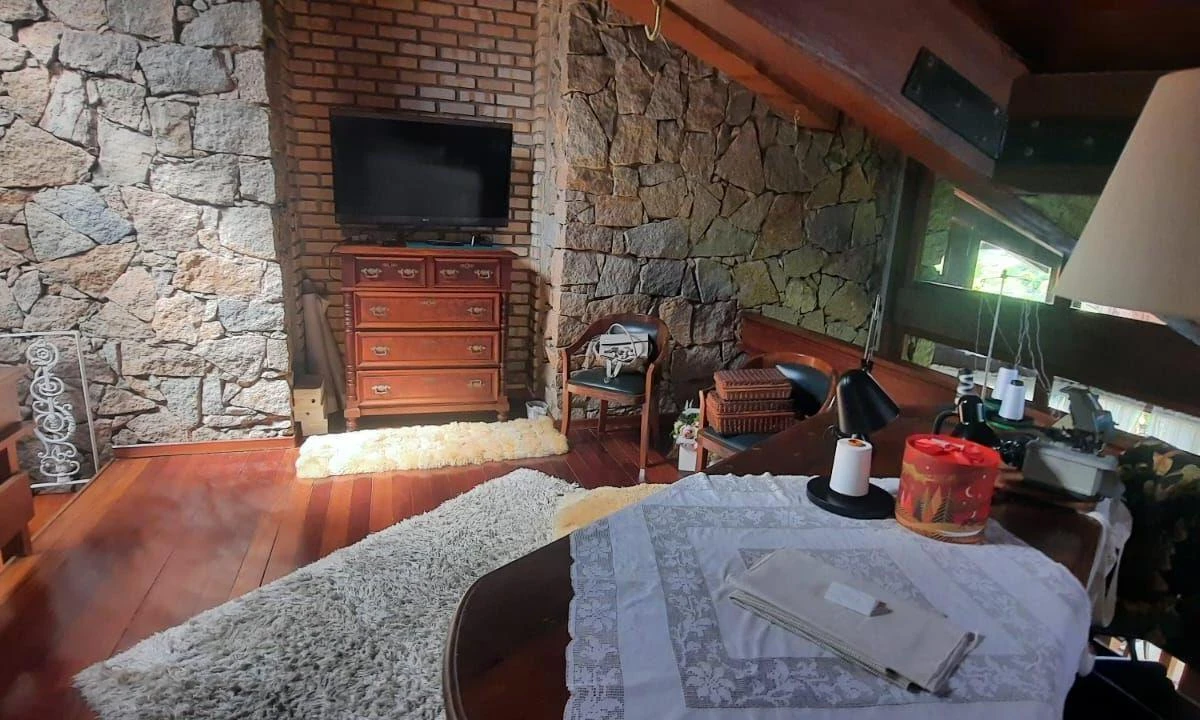 340 m² house with a water view and floor-to-ceiling windows — photo 5