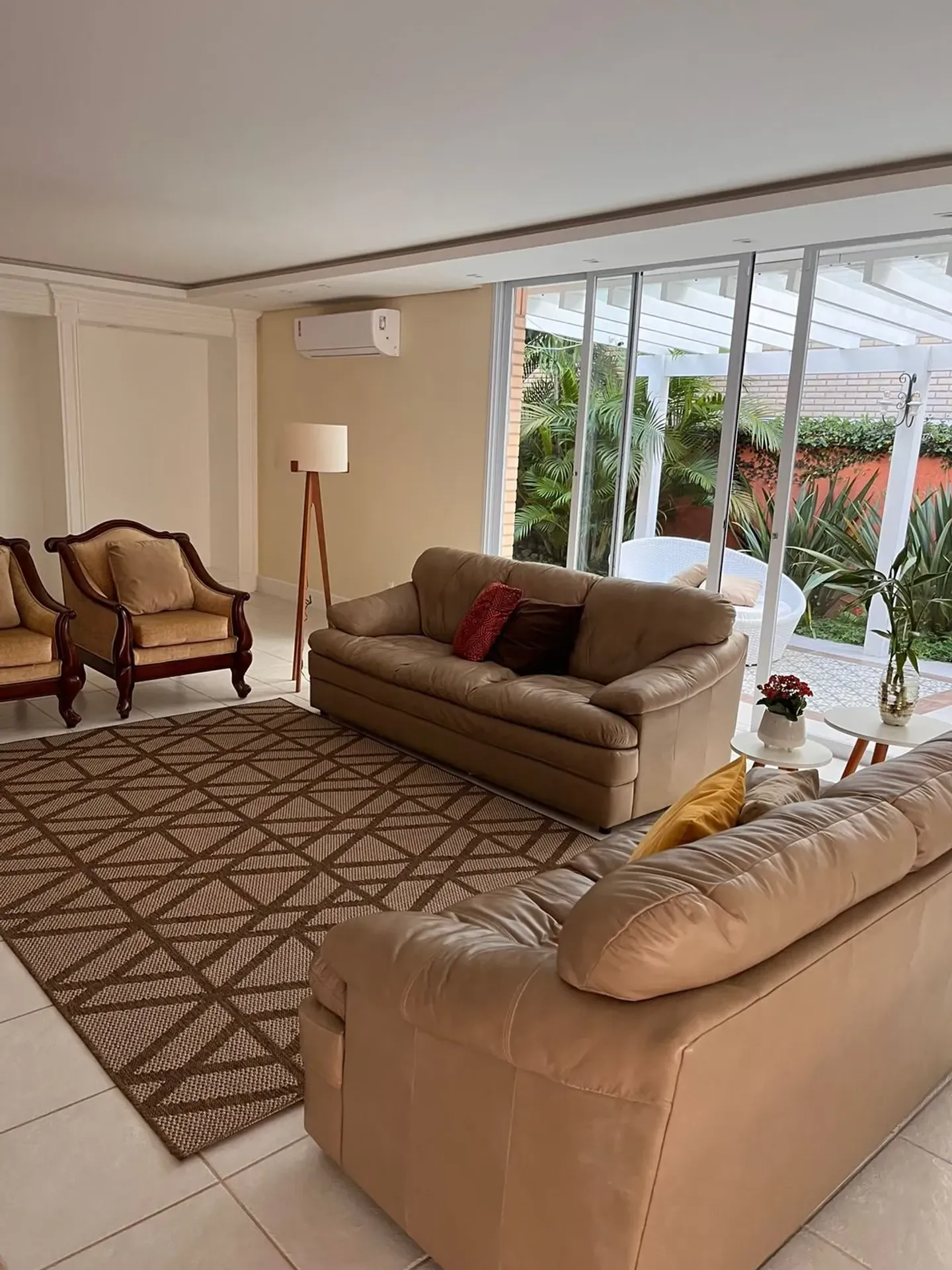 Furnished house with 5 en-suite bedrooms — photo 13