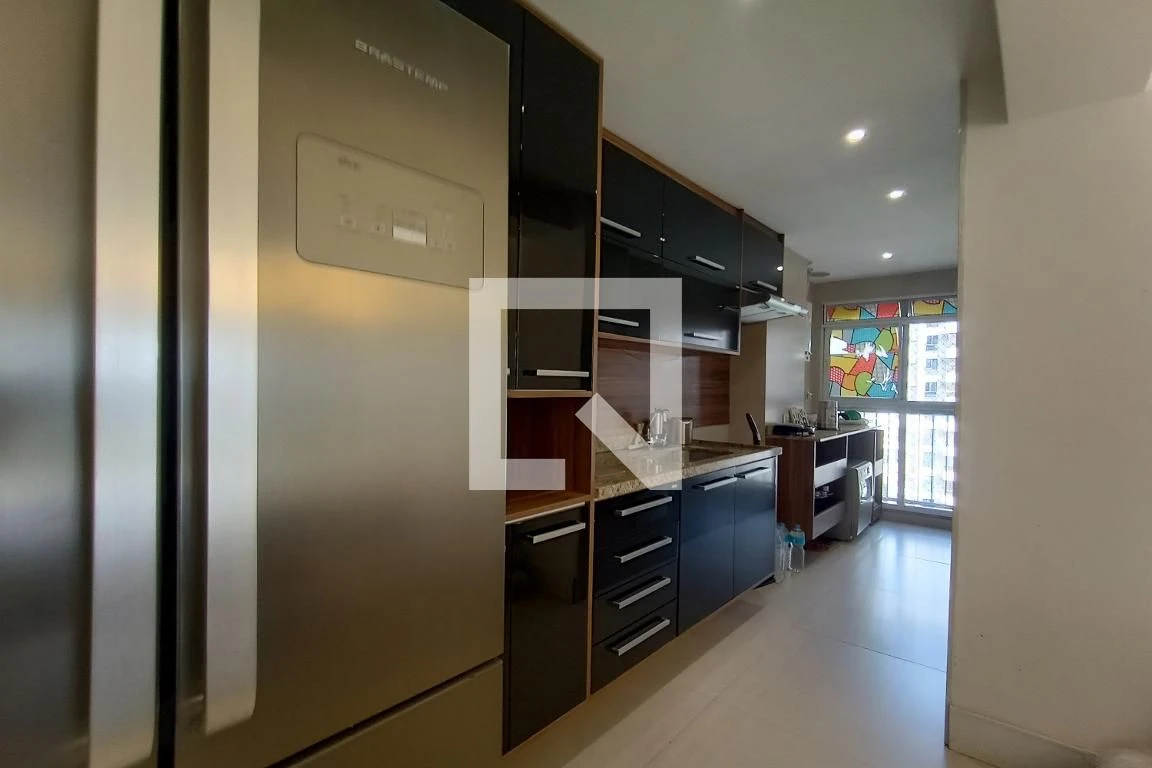 Furnished 3-bedroom apartment with 3 bathrooms and balcony — photo 16