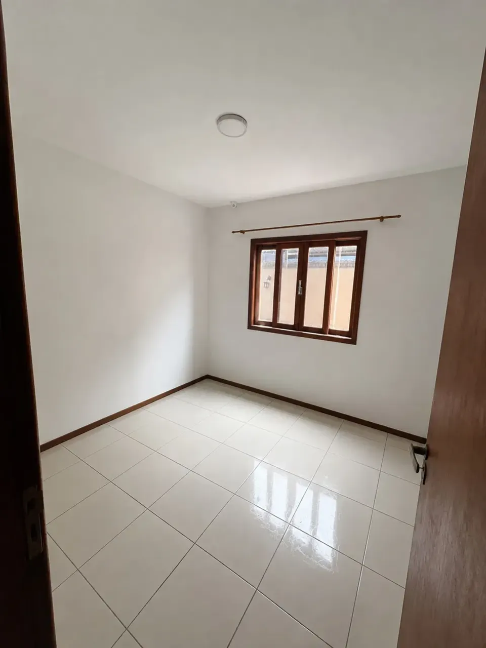 Furnished house with 4 bedrooms and a closed kitchen — photo 14