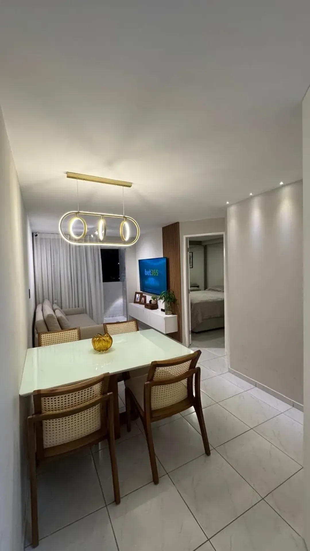 2-bedroom apartment with balcony on the 7th floor