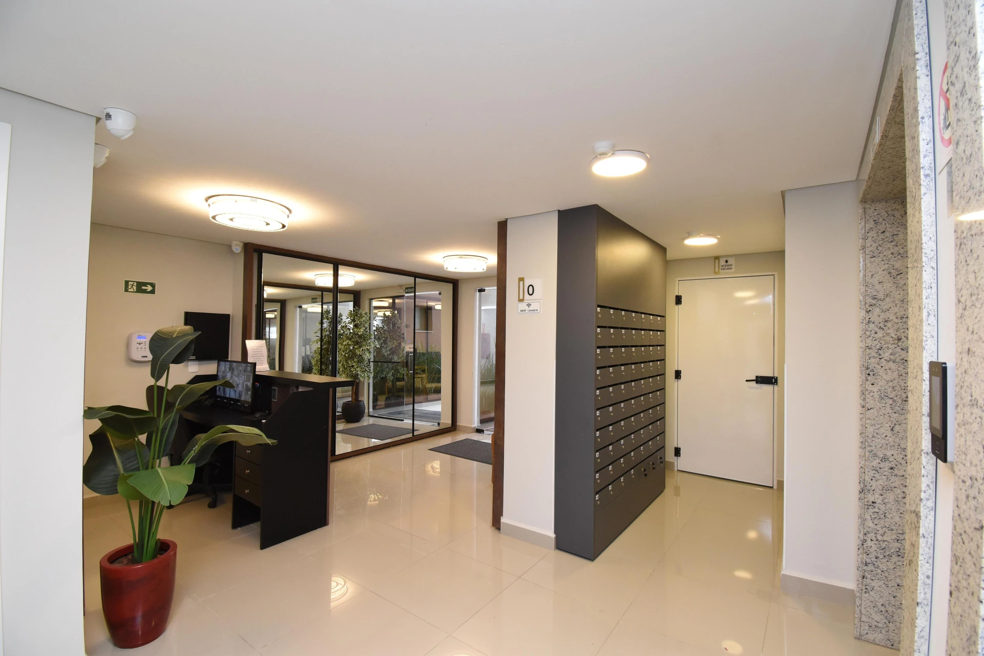 Furnished studio, 22 m², with a glass-enclosed balcony — photo 25