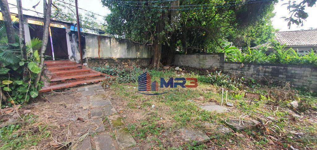 House with 1 bedroom and 1 bathroom needing renovation — photo 12