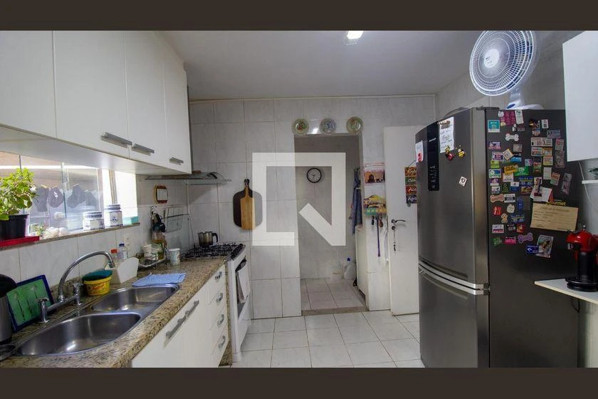 235 m² house with 4 bedrooms and a gas open-plan kitchen — photo 34