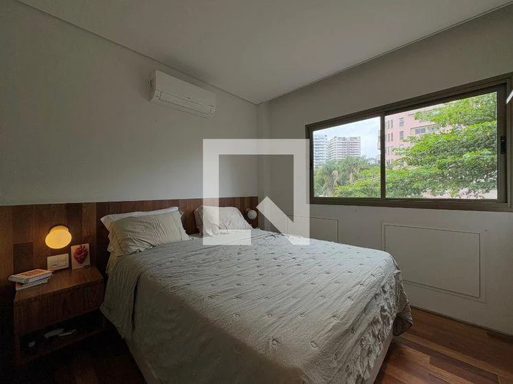 2-bedroom apartment with a glass-enclosed balcony — photo 10