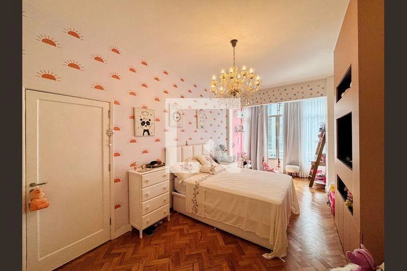Квартира з 4 спальнями та робочим місцем — photo 3