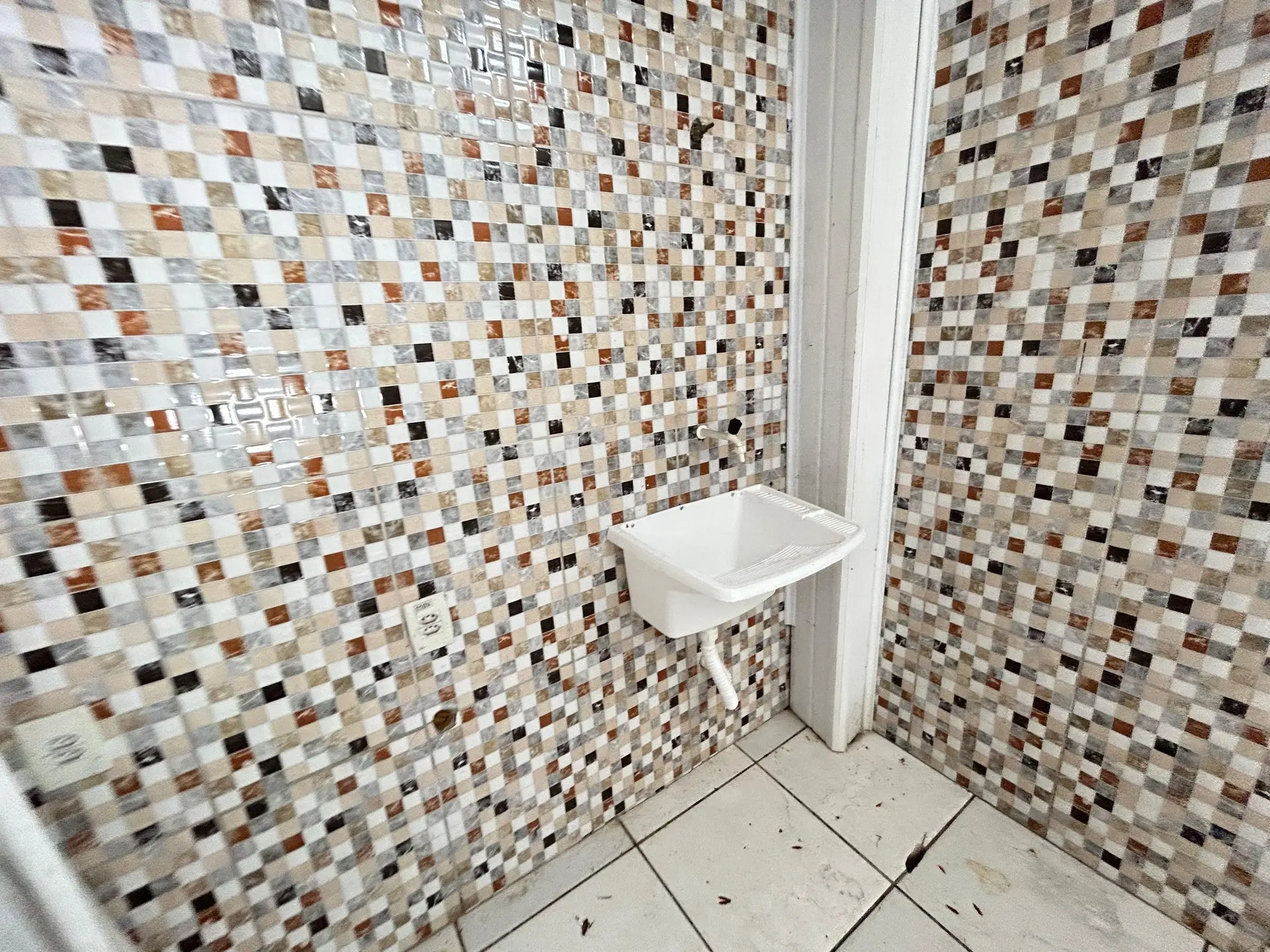 Дом с 4 спальнями и 1 ванной с кухонными шкафами — photo 11