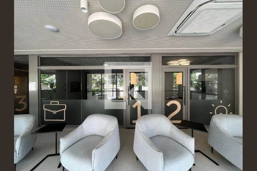 Balcony with a grill in a 3-bedroom apartment, 89 m² — photo 47