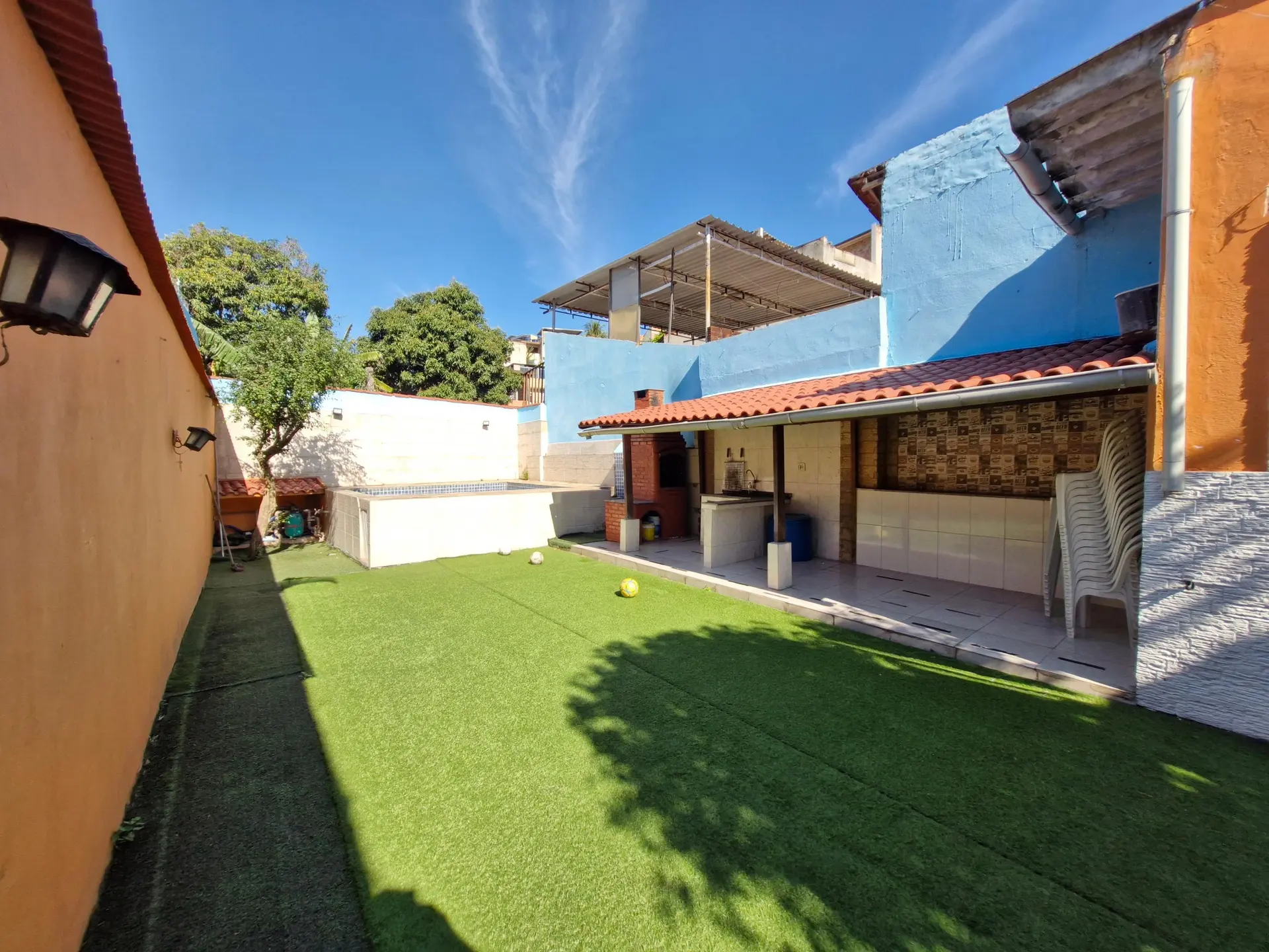 Furnished house with 3 bedrooms, balcony and private garden — photo 2