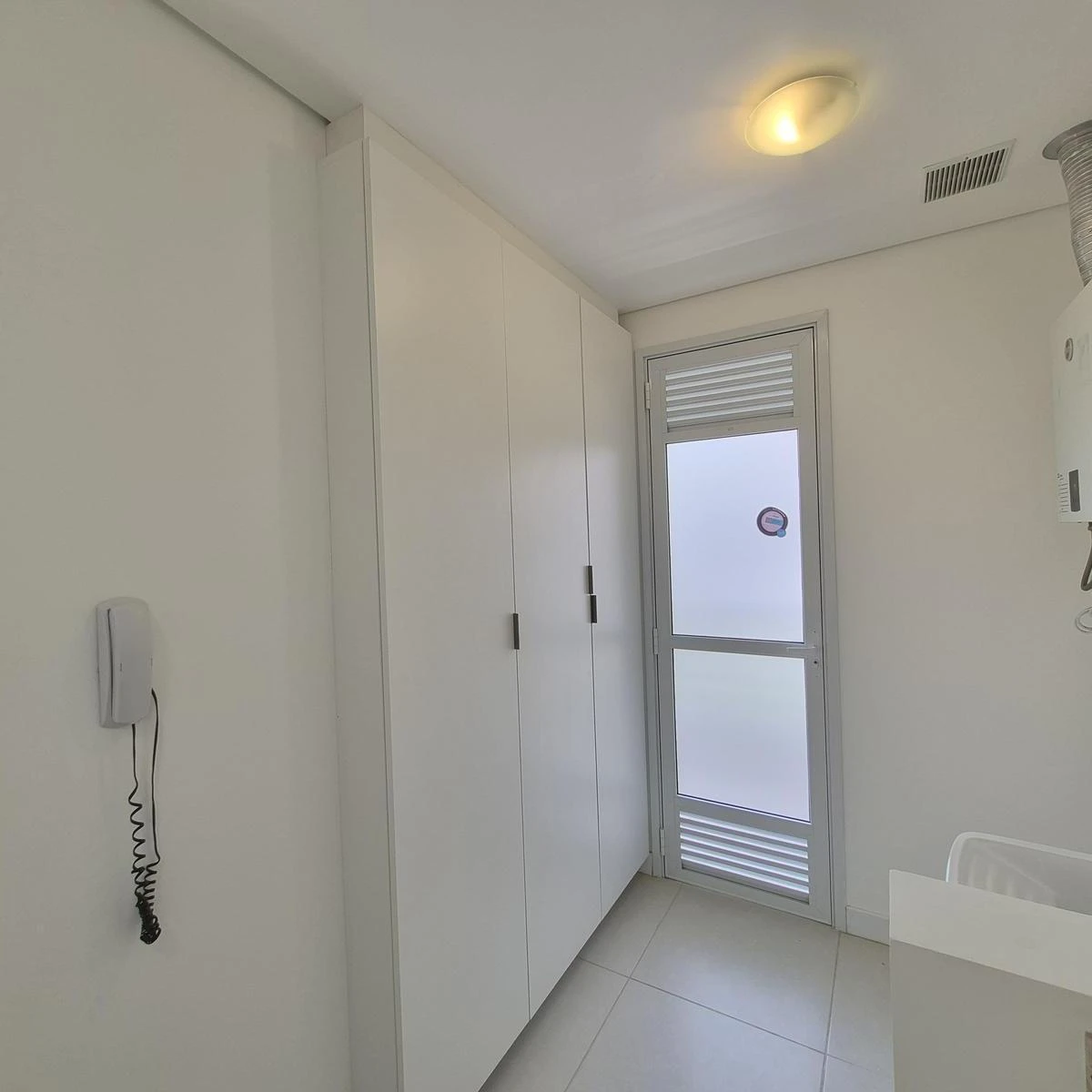 Apartment, 77 m², with floor-to-ceiling windows — photo 14