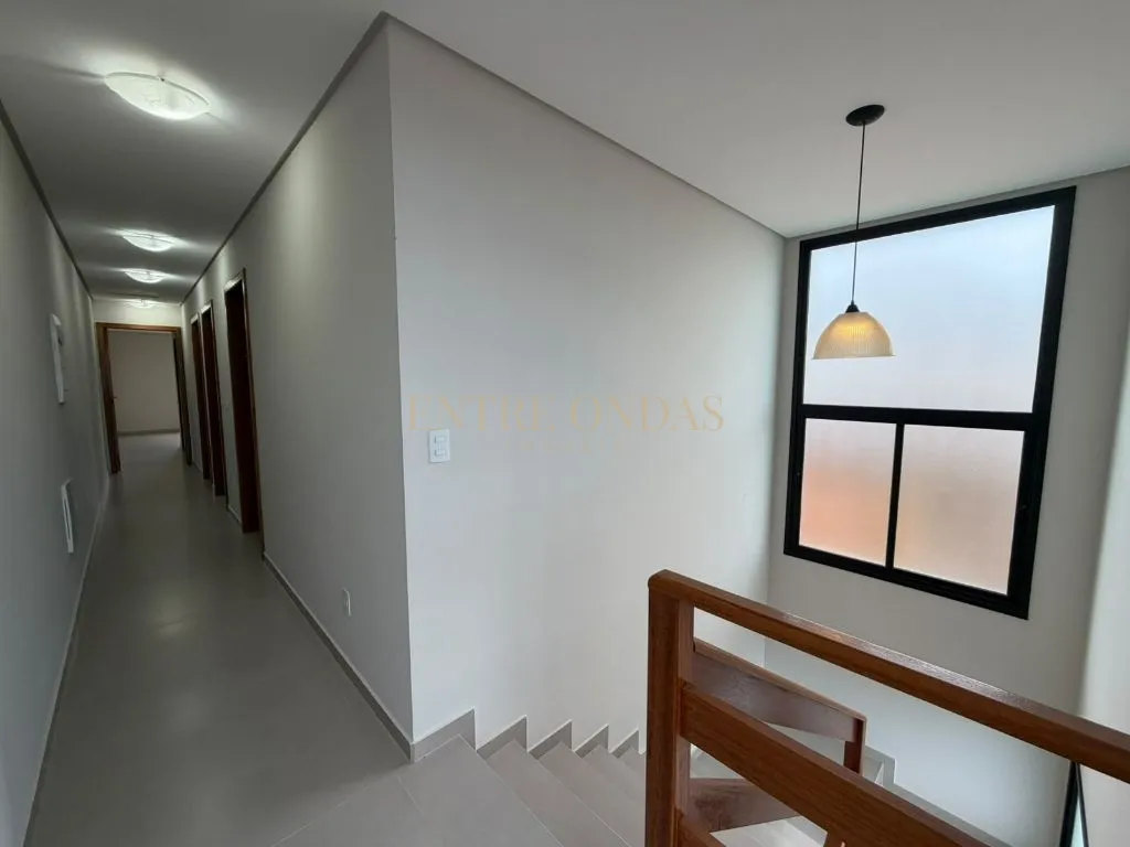 3-bedroom house, 1 with its own bathroom, 202 m² — photo 34