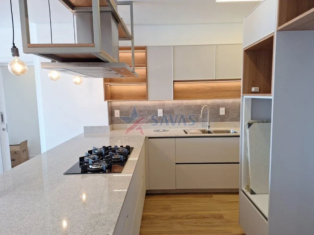 3-bedroom apartment in a building with a coworking space — photo 2