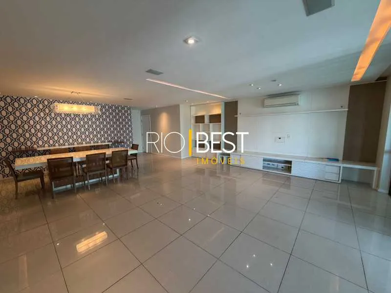 Apartment with 4 suites and a glassed-in balcony — photo 4