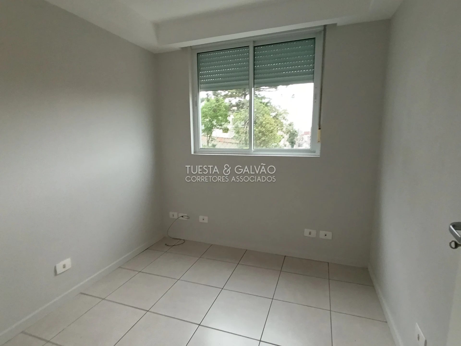 2-bedroom apartment with a separate closed kitchen 90 m² — photo 4