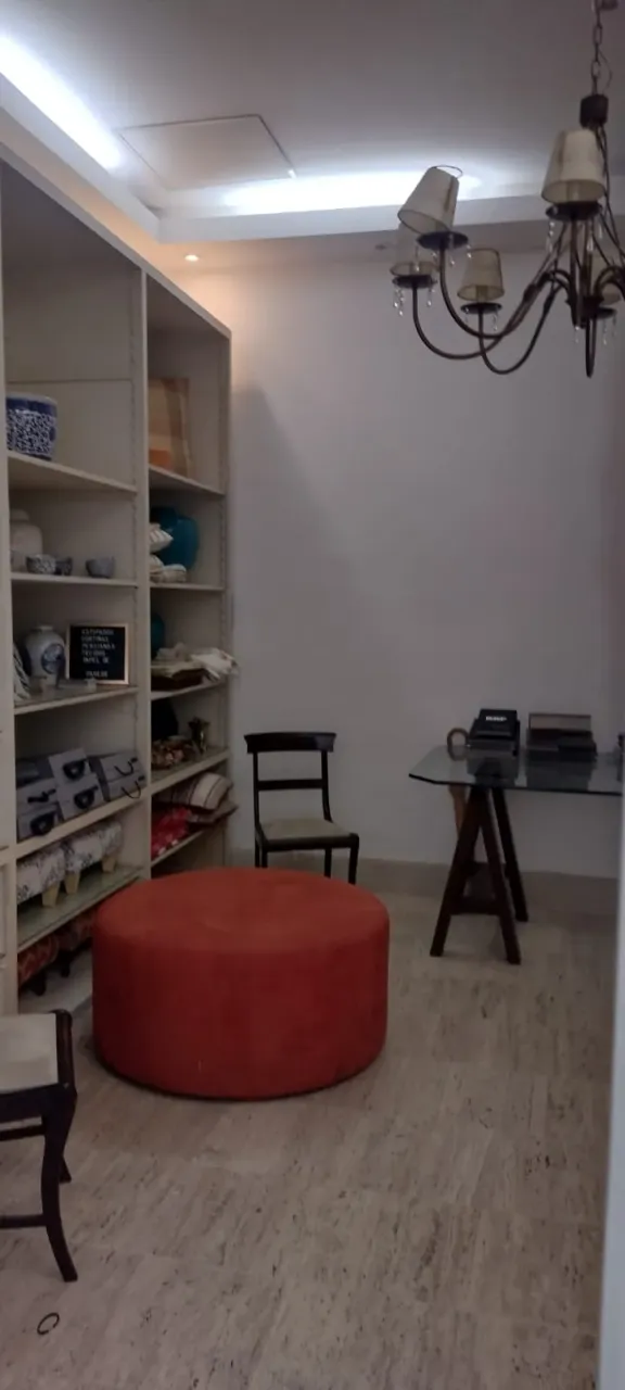 Casa com 3 quartos e ar-condicionado, jardim e 421 m²