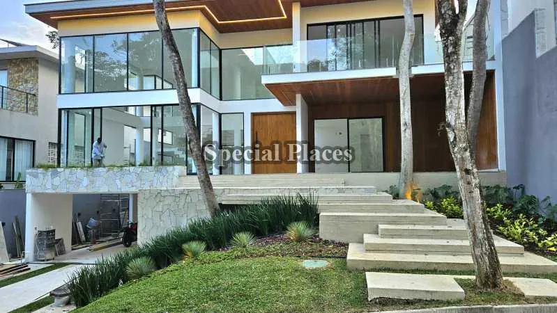 Duplex house in a gated community with 5 bedrooms and 5 baths — photo 10