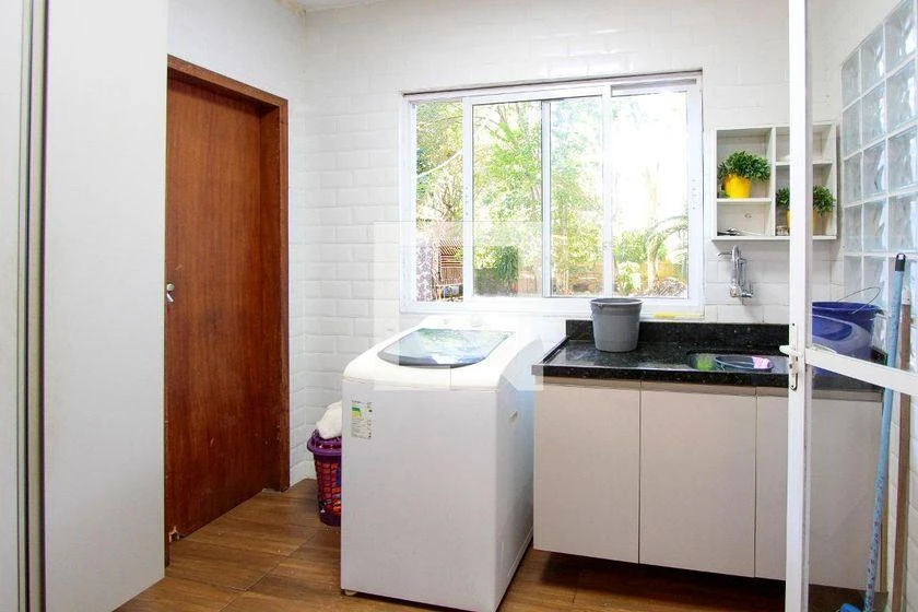 Casa mobiliada com 4 quartos e cozinha em conceito aberto — photo 10