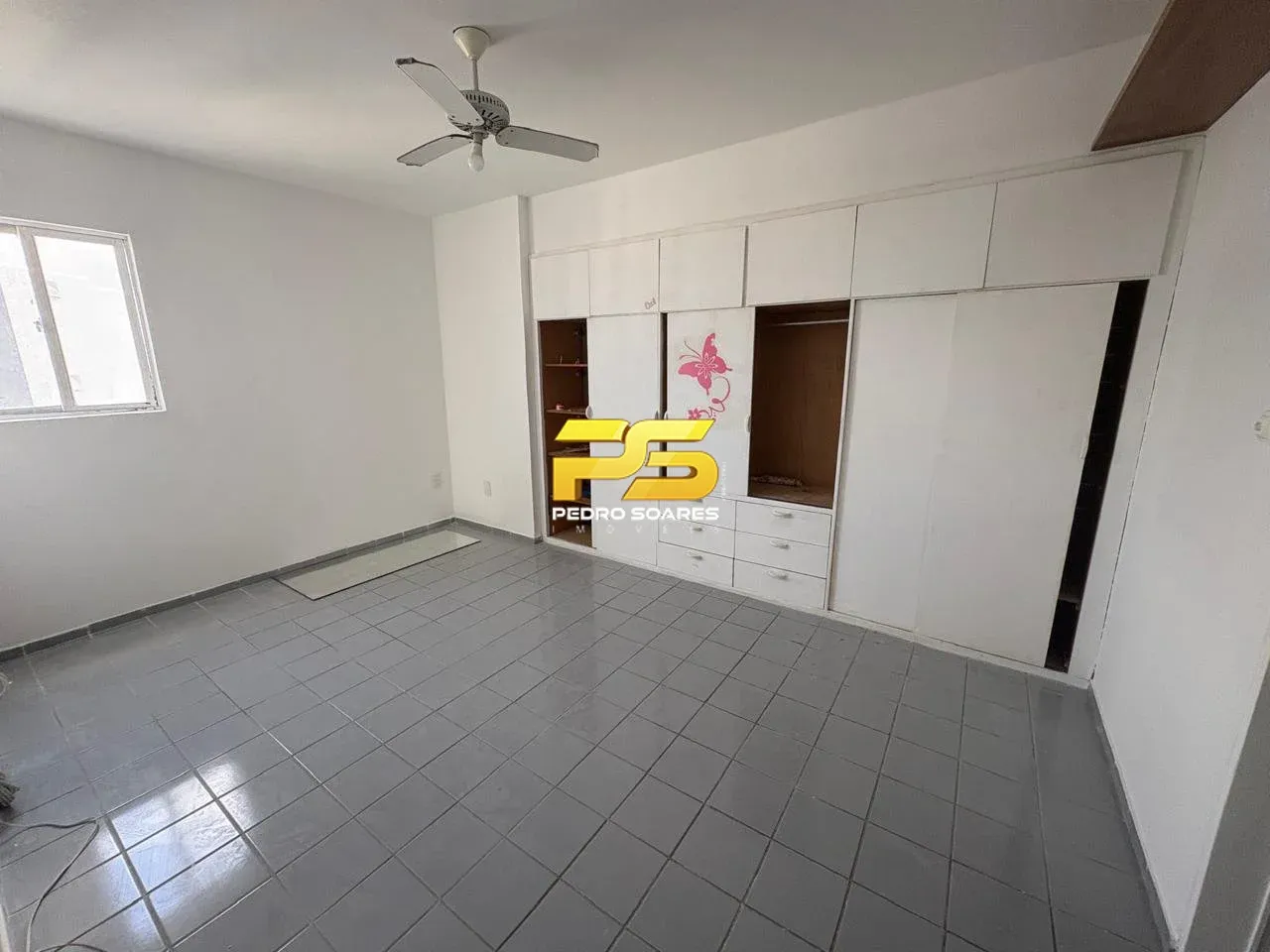 3-bedroom apartment in a building with a gym — photo 2