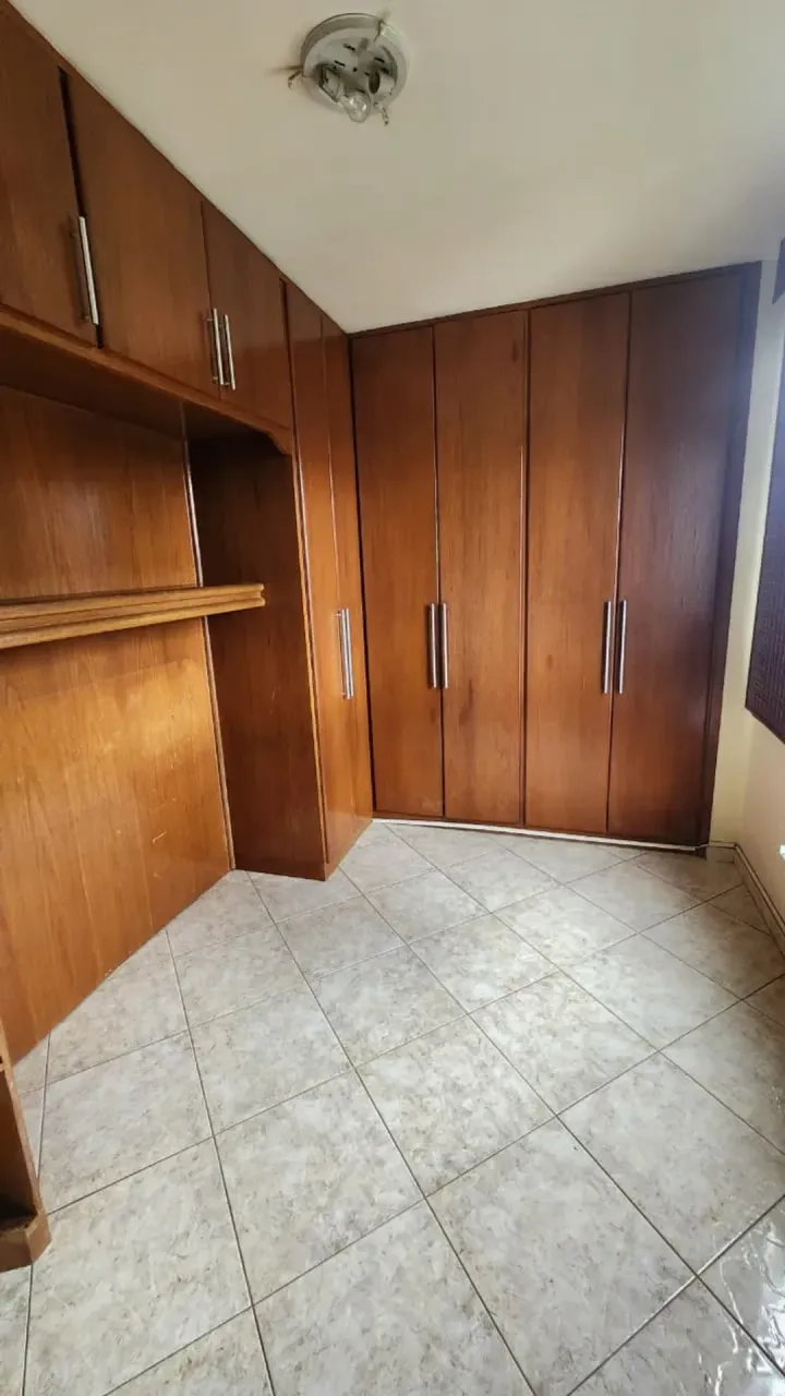 Unfurnished 2-bedroom apartment with 1 bathroom and parking — photo 3