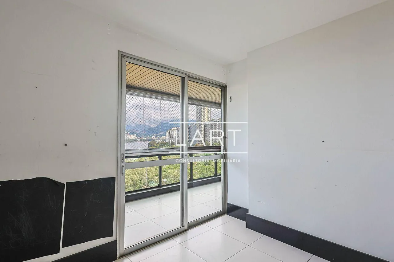 3-bedroom apartment with glassed-in balcony and 160 m² — photo 14