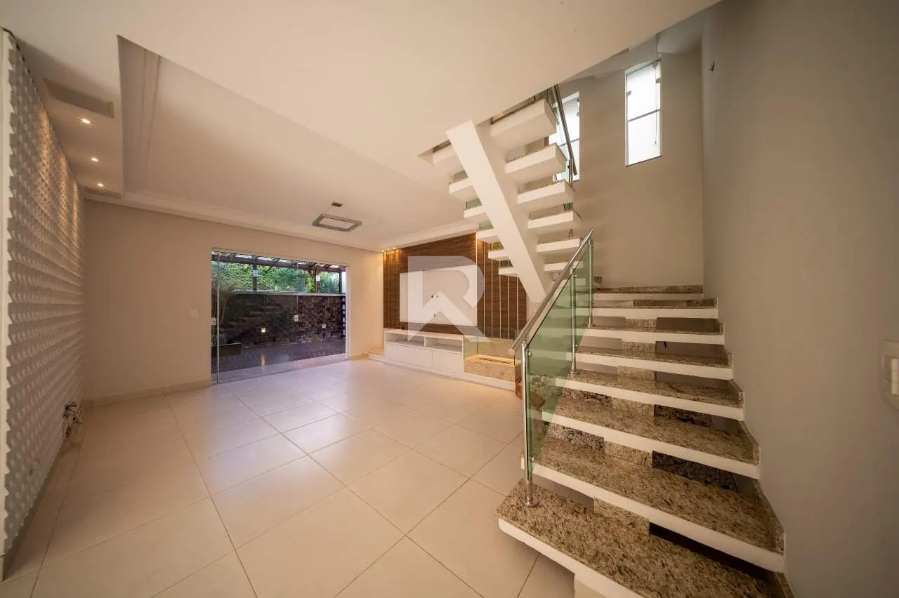 House with 4 bedrooms, private garden and 4 parking — photo 12