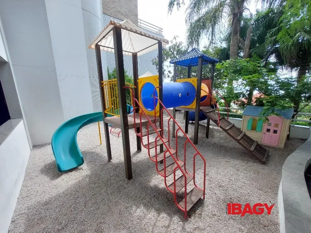 Apartamento amueblado de 4 dormitorios con 2 plazas — photo 10
