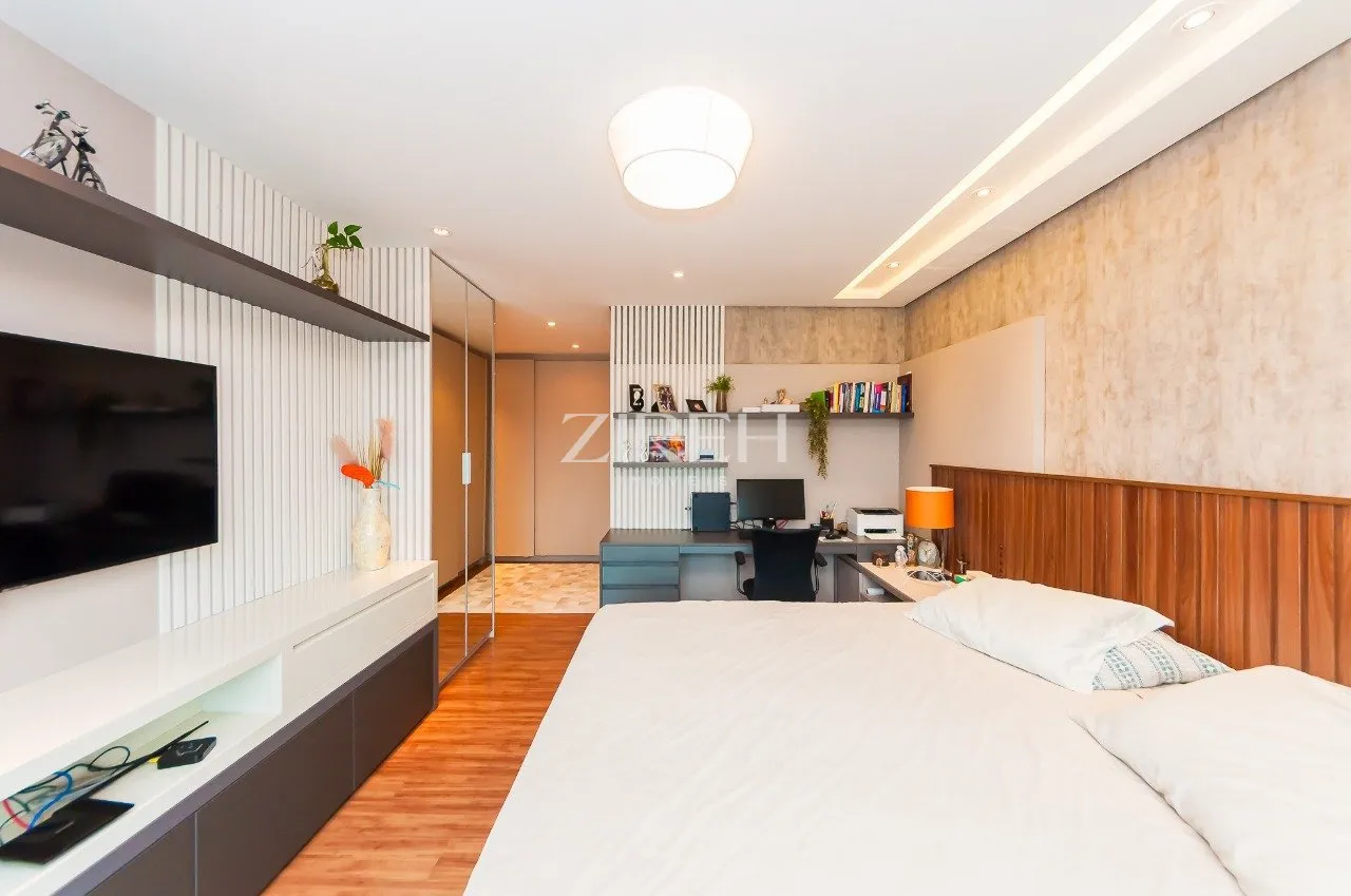 Apartment on the 11th floor with a bathtub — photo 24