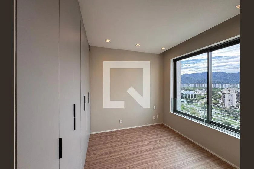 Rental apartment with 3 en-suite bedrooms and 130 m² — photo 47