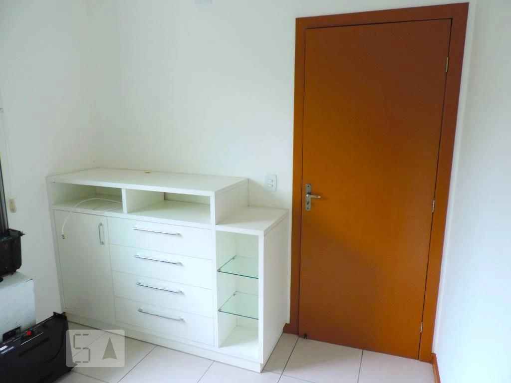 Furnished 2-bedroom apartment with 1 bathroom — photo 17