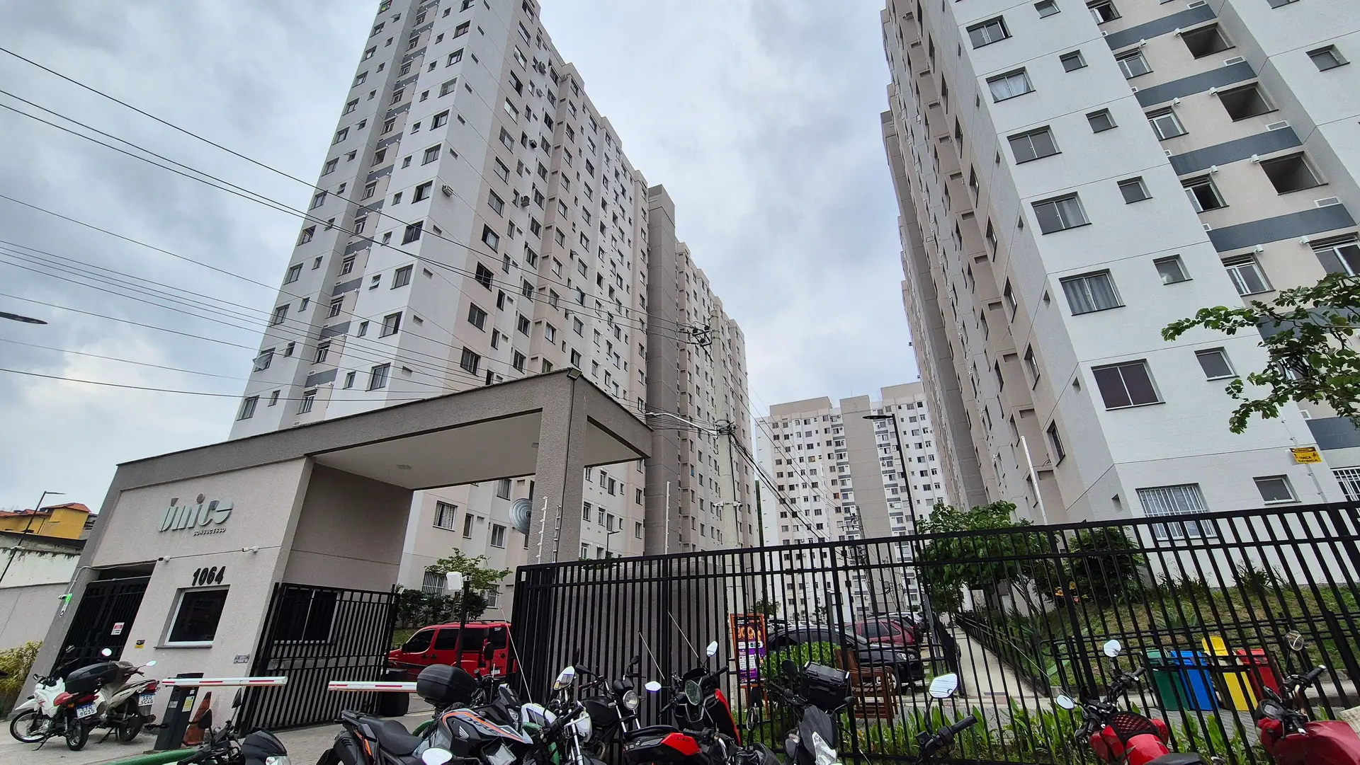 2-bedroom apartment in a building with a gym — photo 35