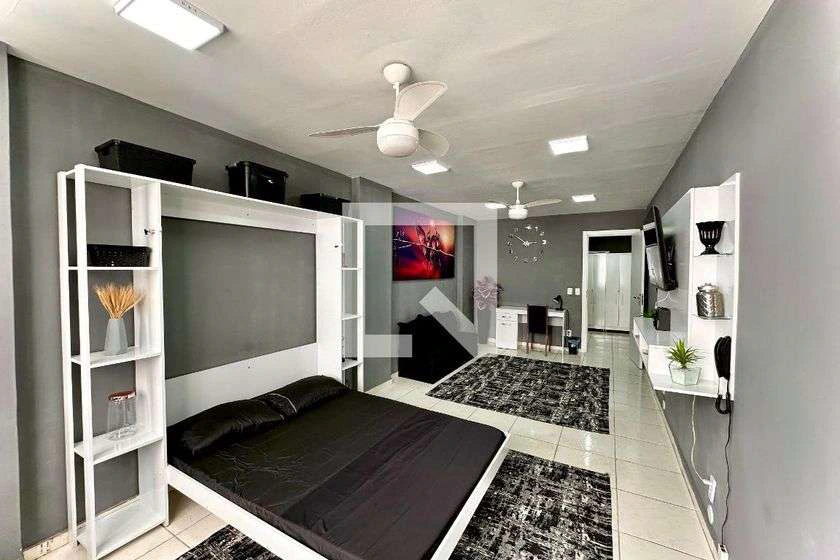 Furnished 40 m² studio with 1 bedroom and no parking
