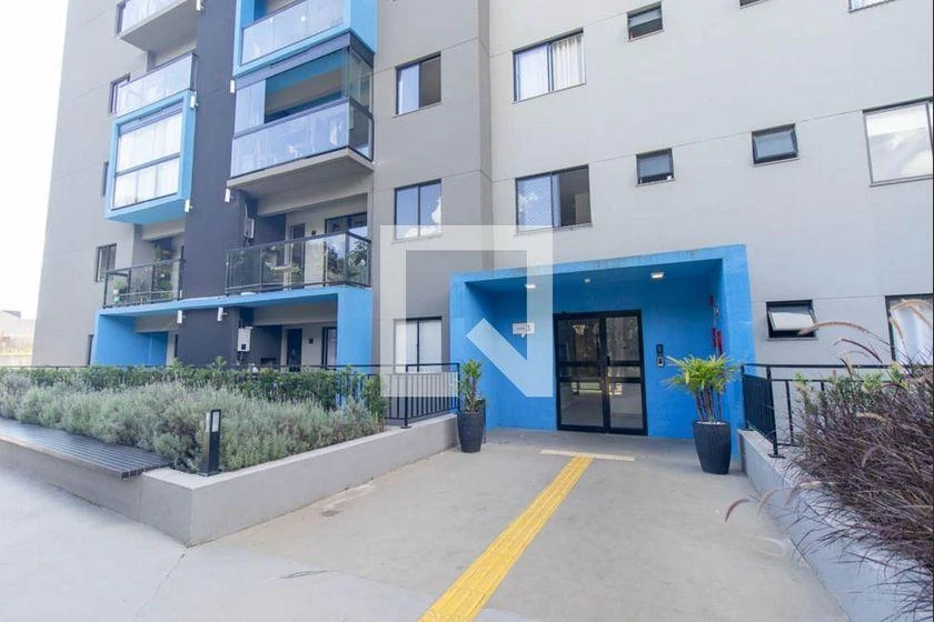 Balcony with a grill in a 2-bedroom apartment, 54 m² — photo 11