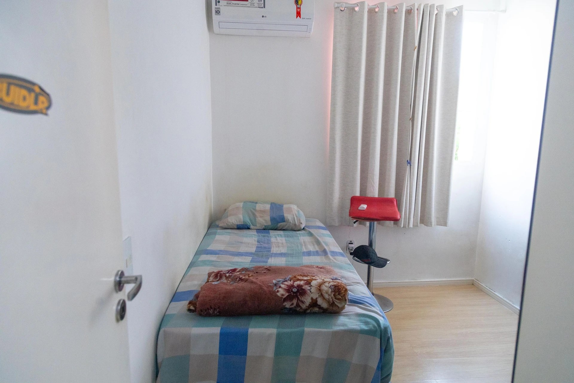 One-bedroom apartment in a building with a pool — photo 4