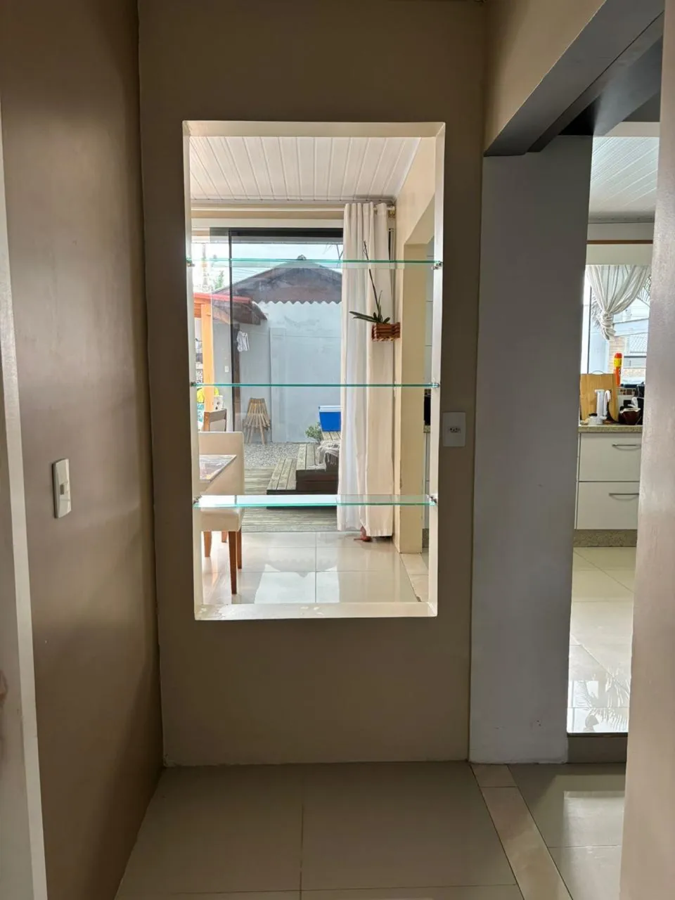 Balcony with a grill in a 3-bedroom house, 80 m² — photo 8