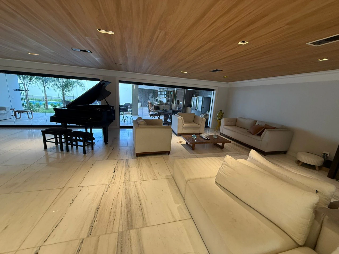 Furnished house with 5 en-suite bedrooms and 600 m² — photo 18