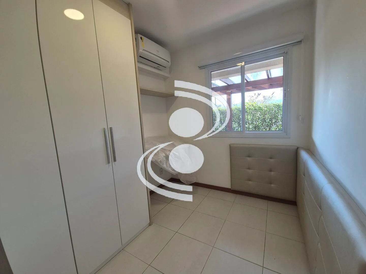 Garden-style apartment with 2 bedrooms and 4 bathrooms — photo 19