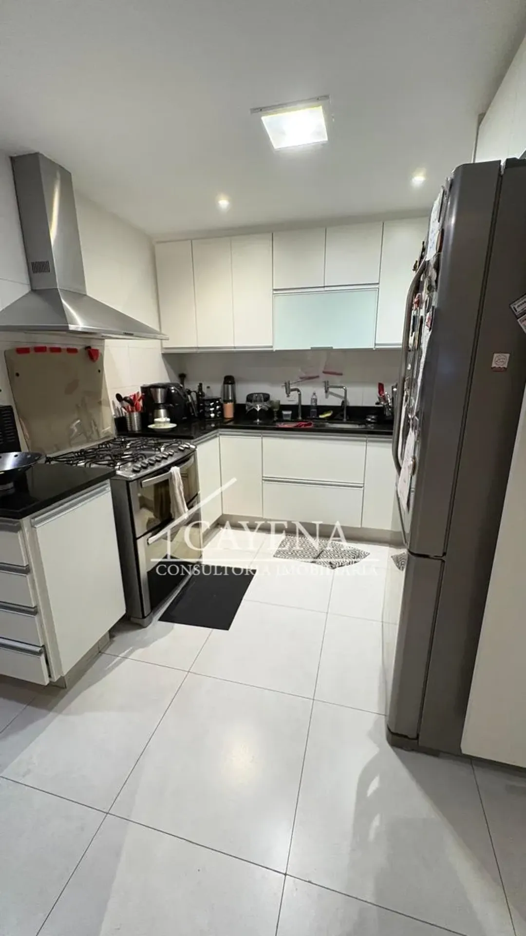 Furnished 3-bedroom apartment with a gas stove — photo 27