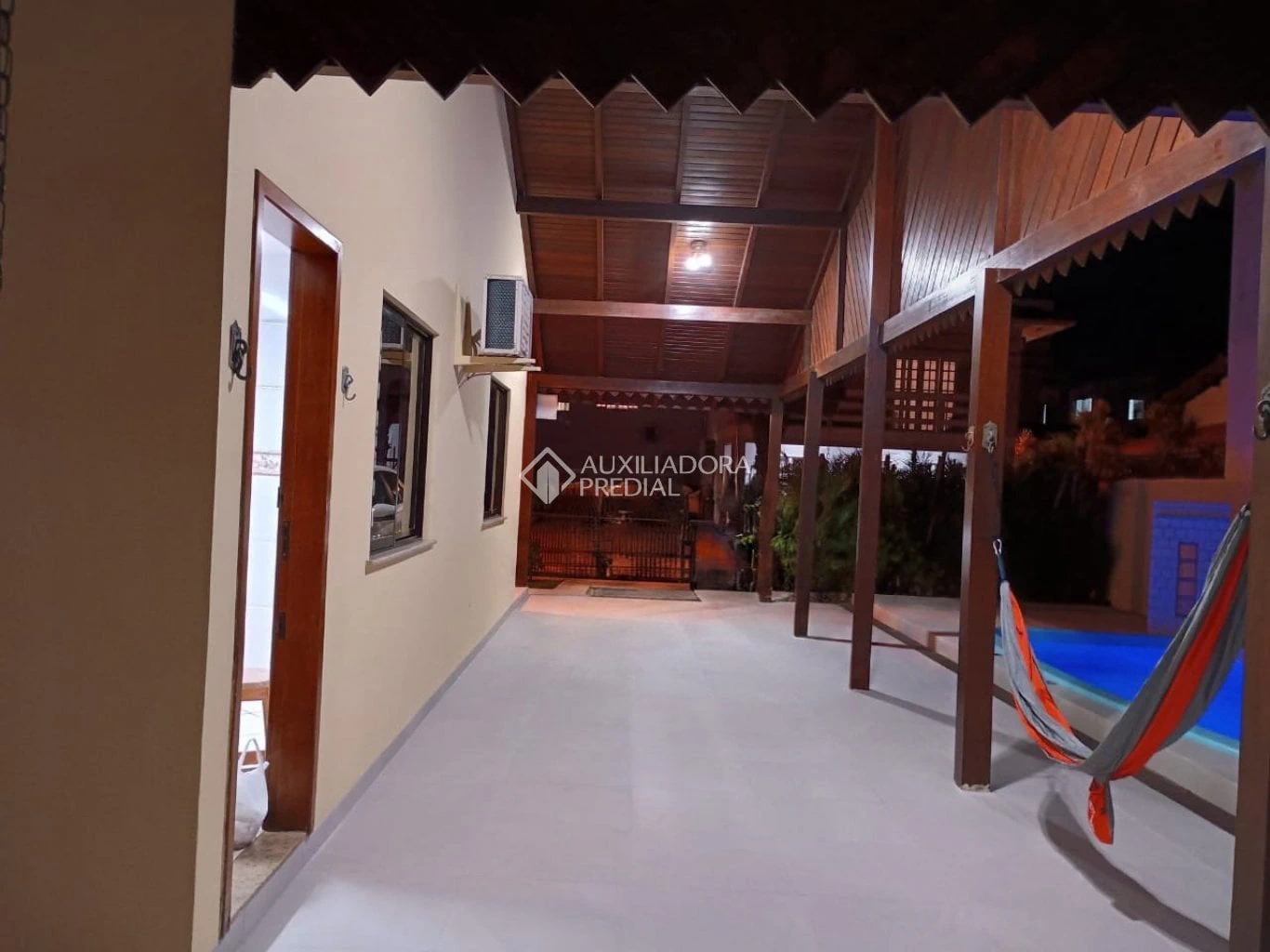 2-bedroom house with a garden in Florianópolis — photo 19
