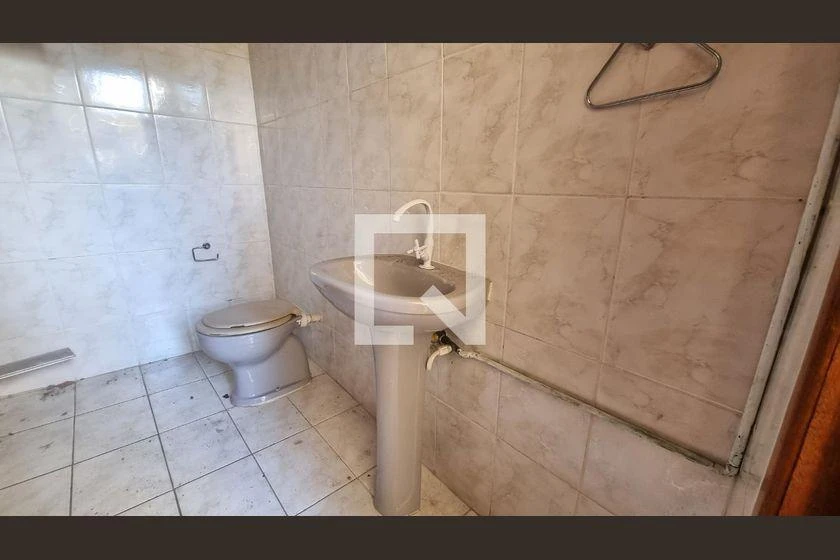 5-bedroom house with a washing machine — photo 17