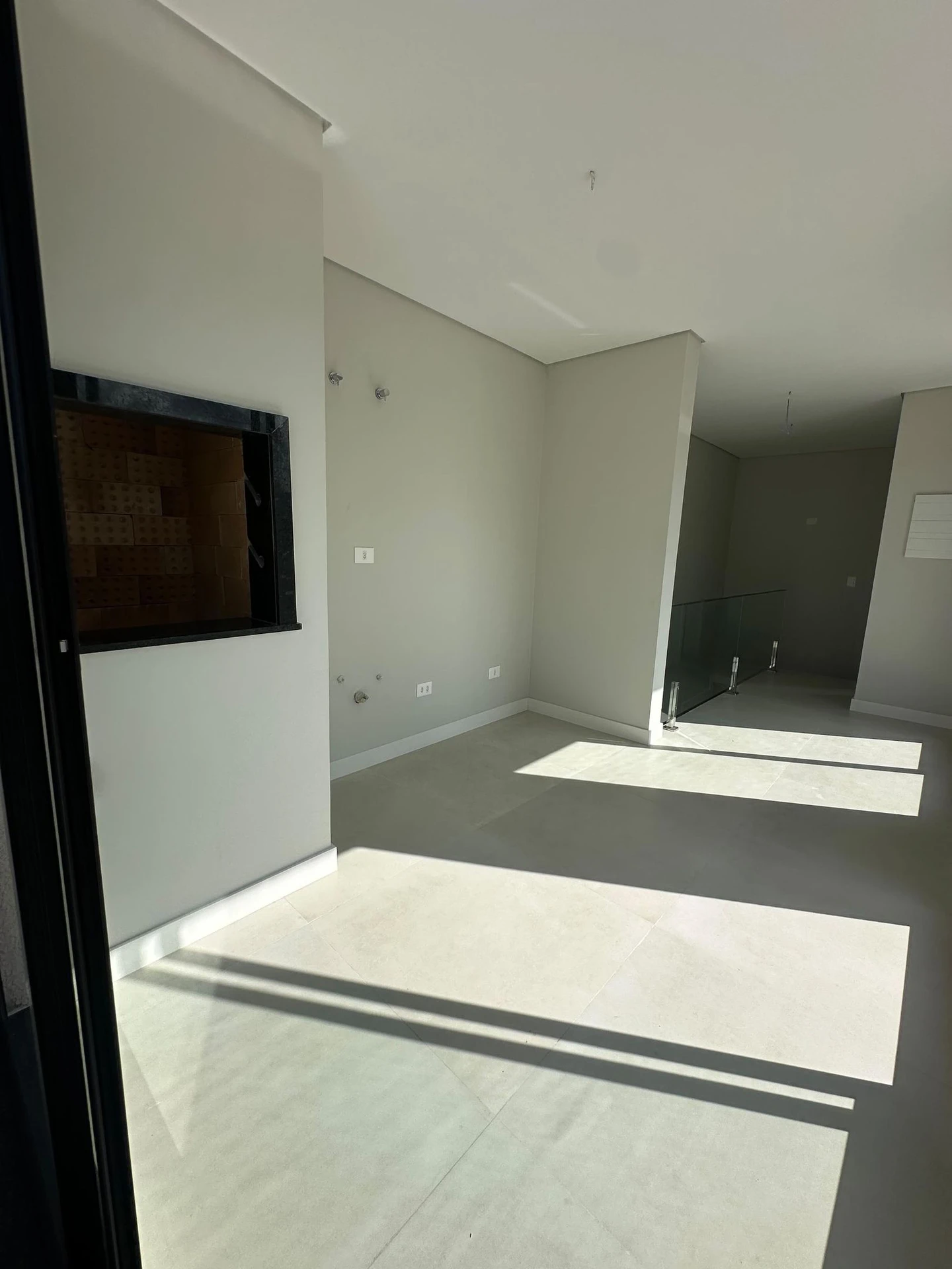 3-bedroom house with floor-to-ceiling windows in Curitiba — photo 8