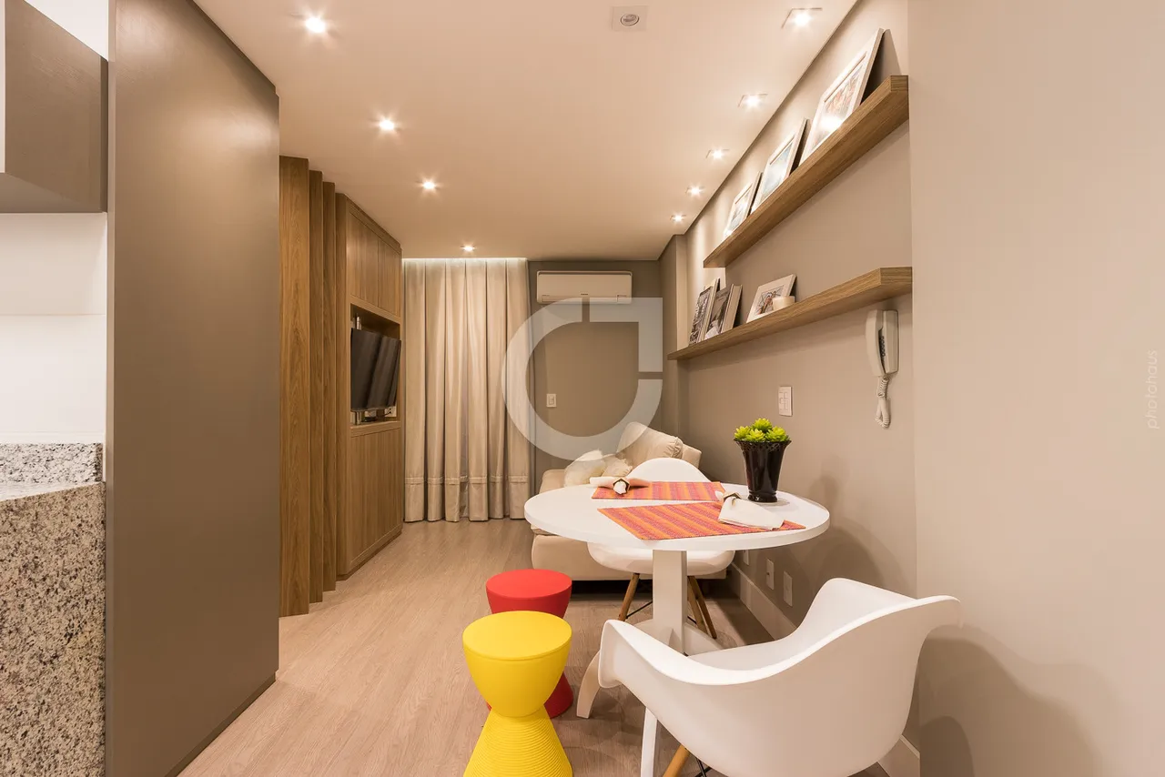 Furnished 1-bedroom apartment with no parking spot — photo 3