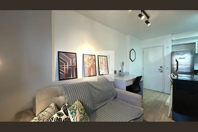Furnished studio with an open-plan kitchen and 1 bath — photo 10