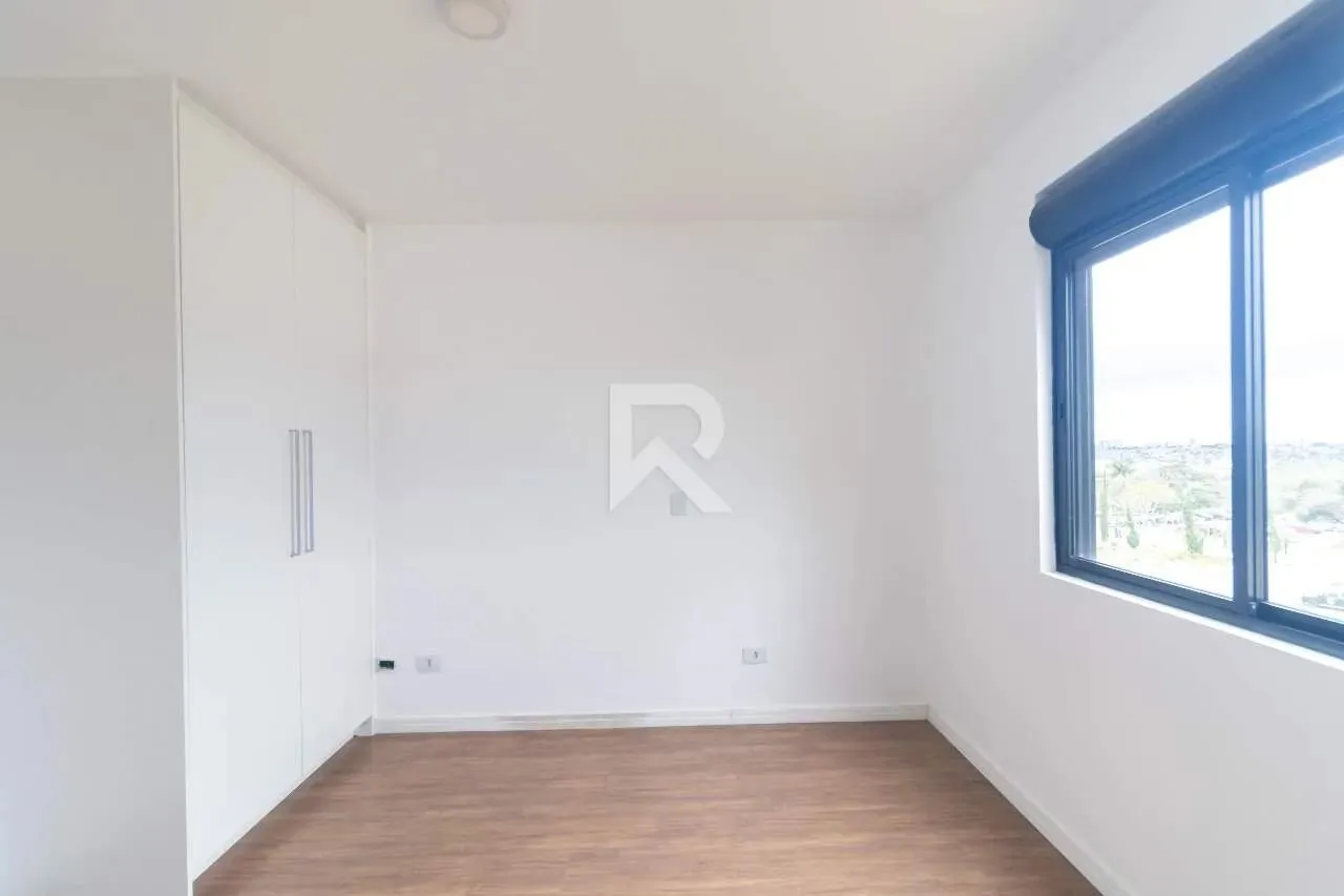 House with 5 bedrooms and 3 parking spaces — photo 15