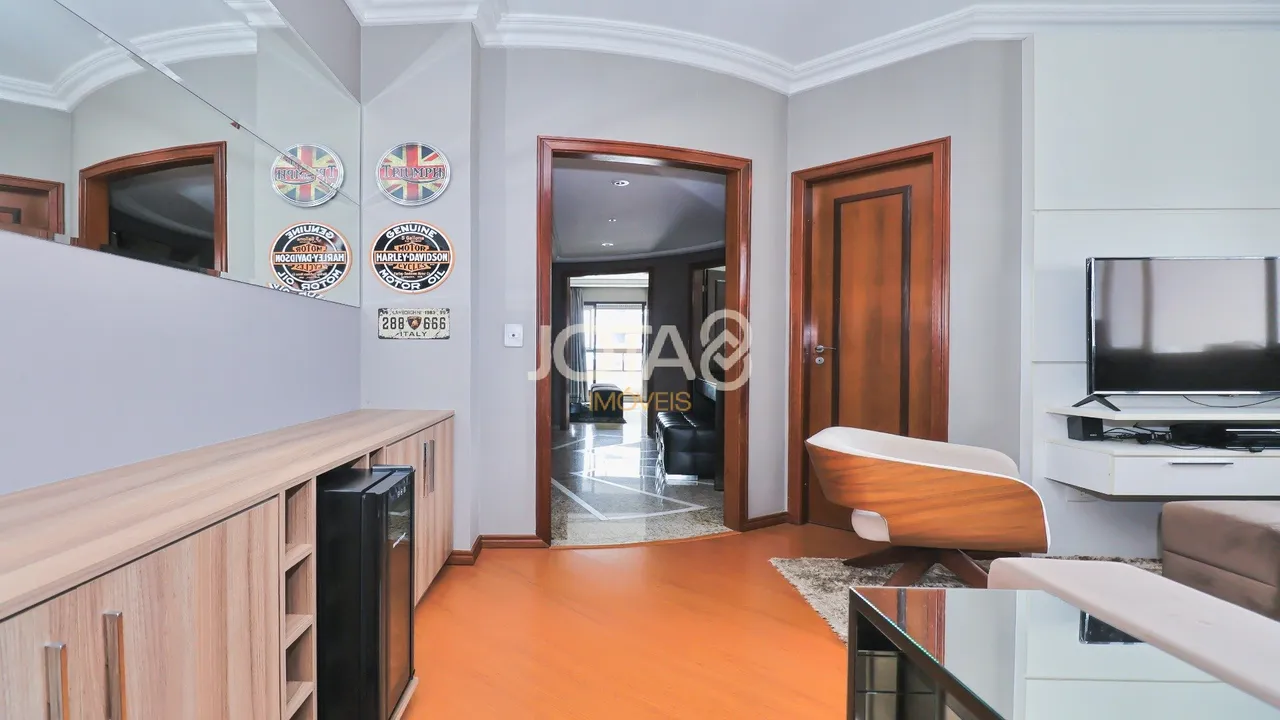 249 m² rental apartment with 3 bedrooms and a suite — photo 9
