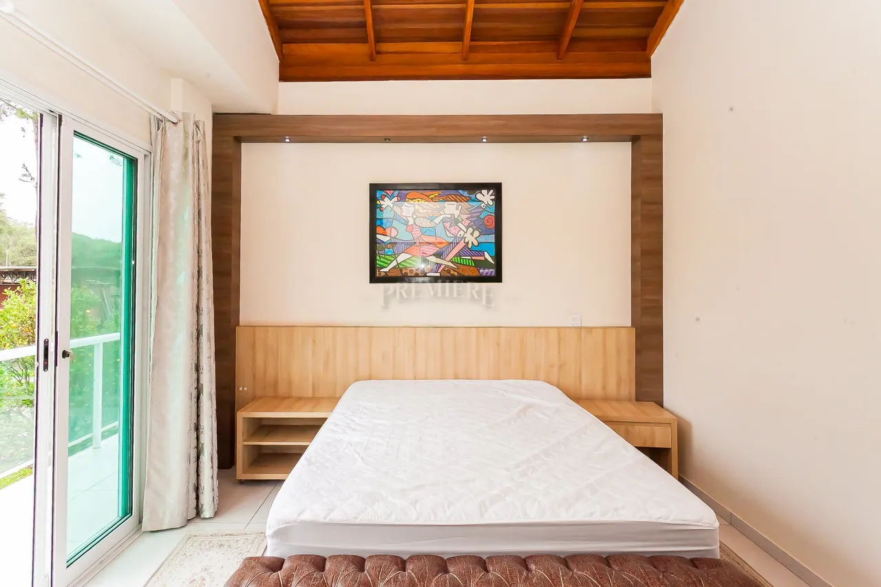 House with 4 bedrooms, 1 en-suite, 4 bathrooms — photo 16