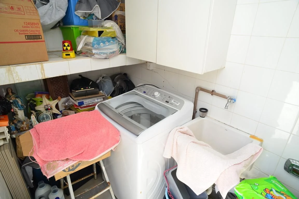 5-bedroom house with a washing machine — photo 8